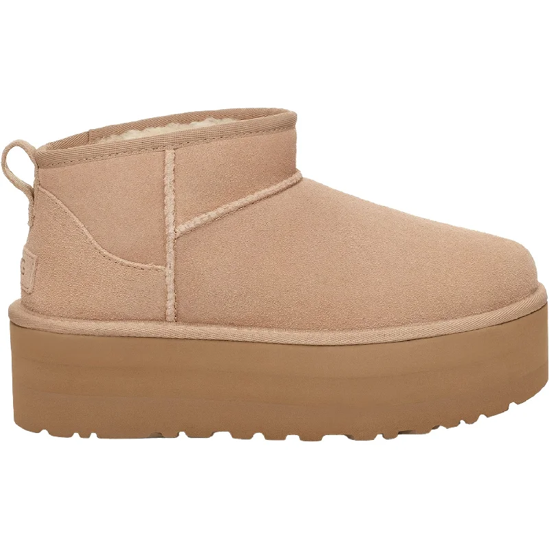 Booties with trendy softnessWomen's UGG Classic Mini Platform Sand Suede