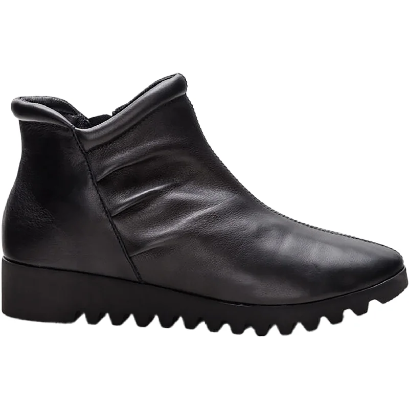 Booties with foot wellnessWomen's Aetrex Zoey Black Leather