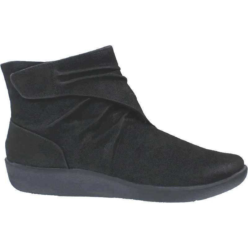 Booties for cozy feelWomen's Clarks CS Sillian Tana Black Synthetic