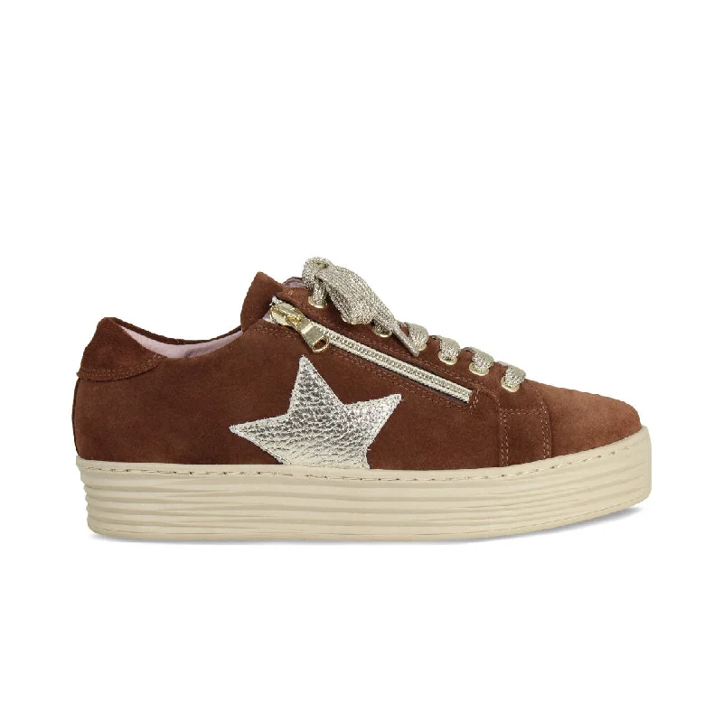 Hampton Star: Chestnut Suede & Gold