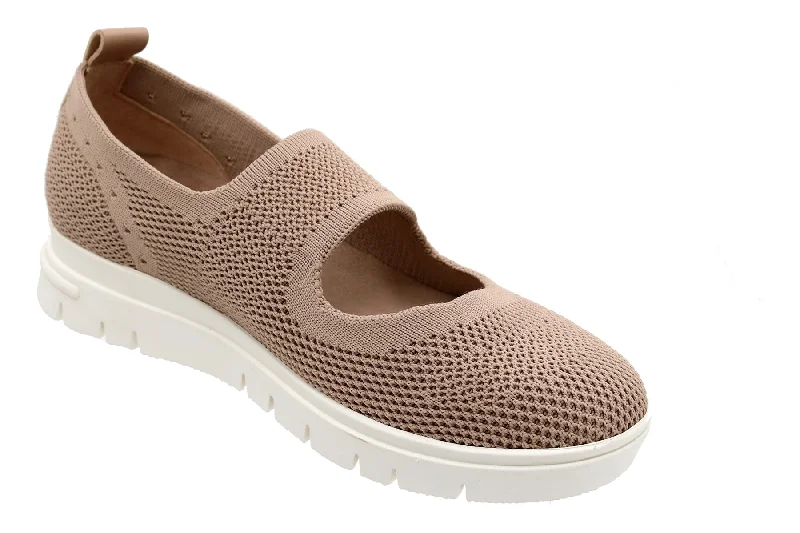 Casual shoes with sturdy tread-Comfy