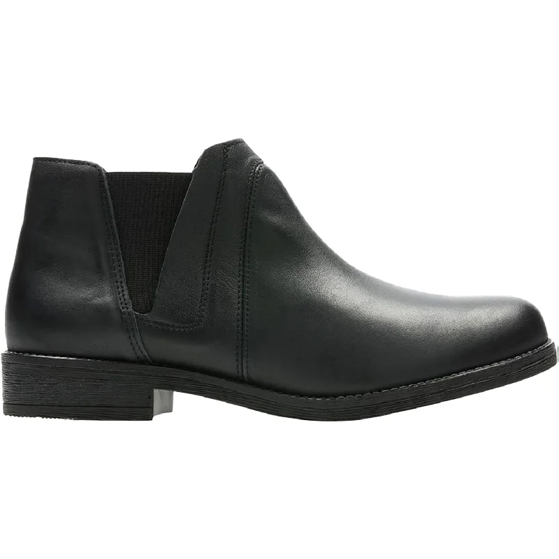 Booties with soft interiorWomen's Clarks Demi Beat Black Leather